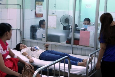 Hàng trăm công nhân ngộ độc vì ăn trứng luộc và mồng tơi